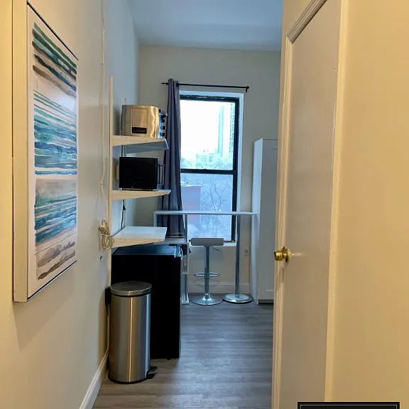 201 W 95th St #502 — Photo 4