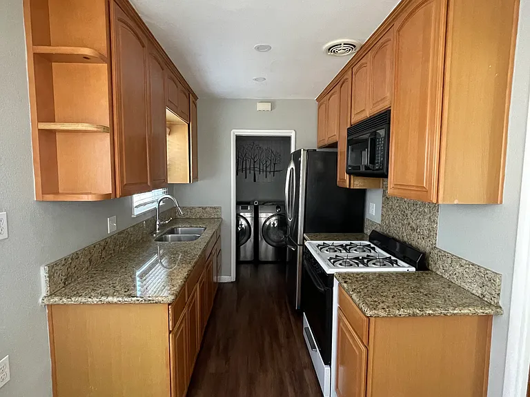 2375 Wilma Ave — Photo 17