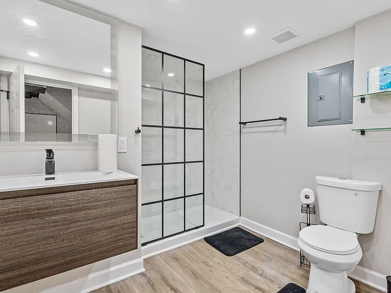 6039 Jackson Ave — Photo 13