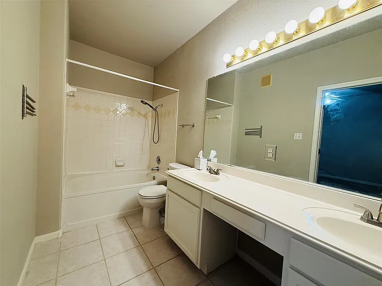 2100 Pipers Field Dr #55 — Photo 23