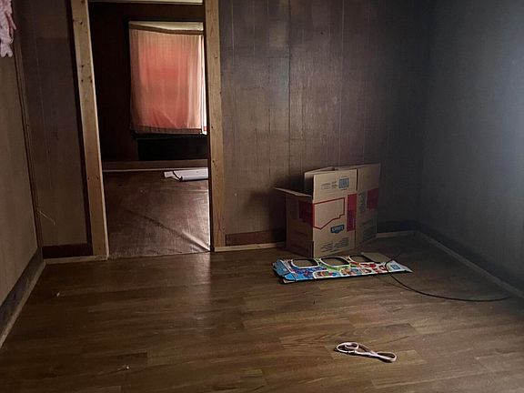 4th image of 1112 Story St