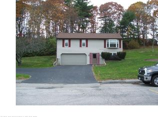 18 Village Ln, Biddeford, ME 04005