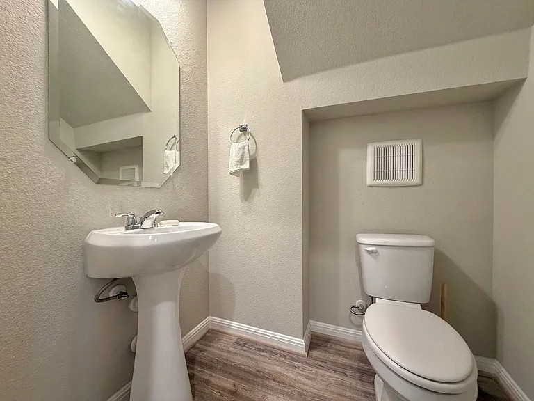 207 Cherry Blossom Ln — Photo 26