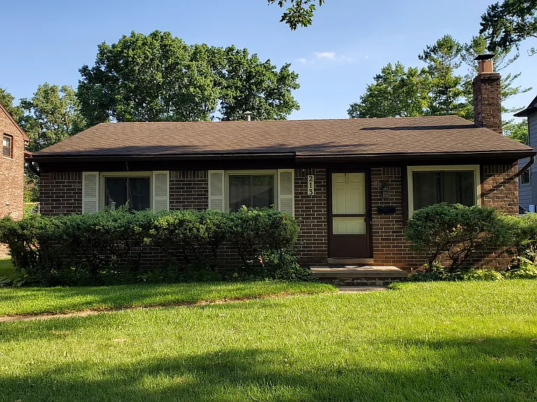 213 Potawatomi Blvd — Photo 1