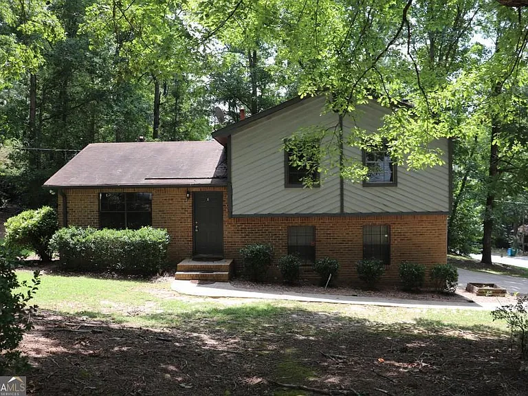 3932 Tanglewood Rd — Photo 1