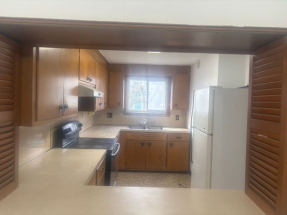 4th image of 92 Lasalle Ave #1