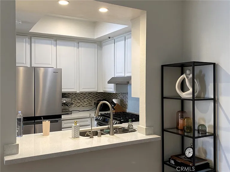 533 S Saint Andrews Pl #319 — Photo 3