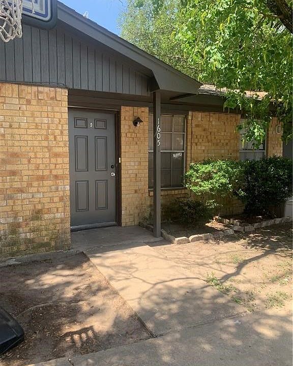 1st image of 1605 Mossglenn Cir