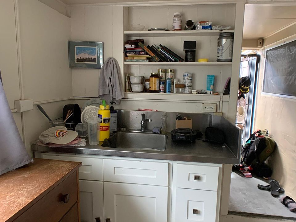 1st image of 810 Green St APT C