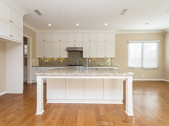 4th image of 79 Field Poppy