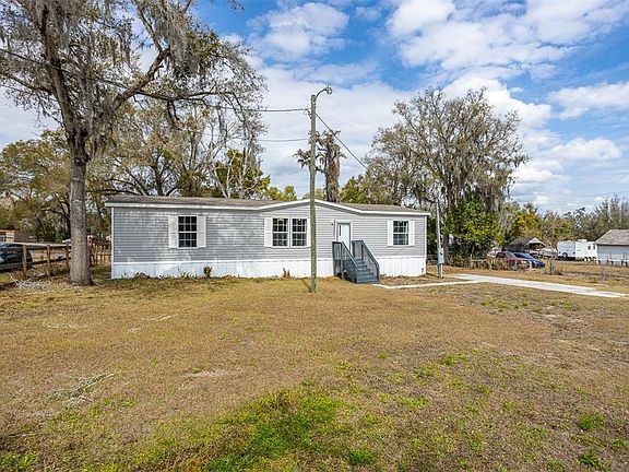 4th image of 40545 Stewart Rd