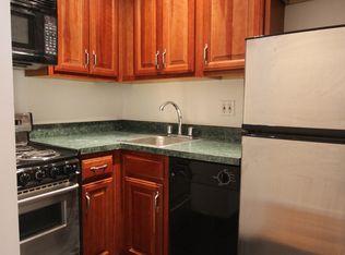 525 W 49th St APT 1B, New York, NY 10019