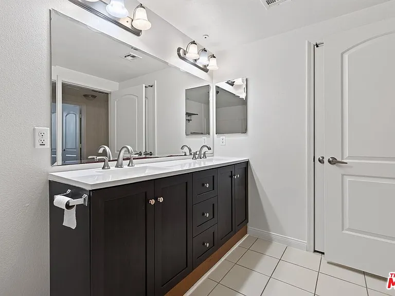 360 Avenue 26 #107 — Photo 31