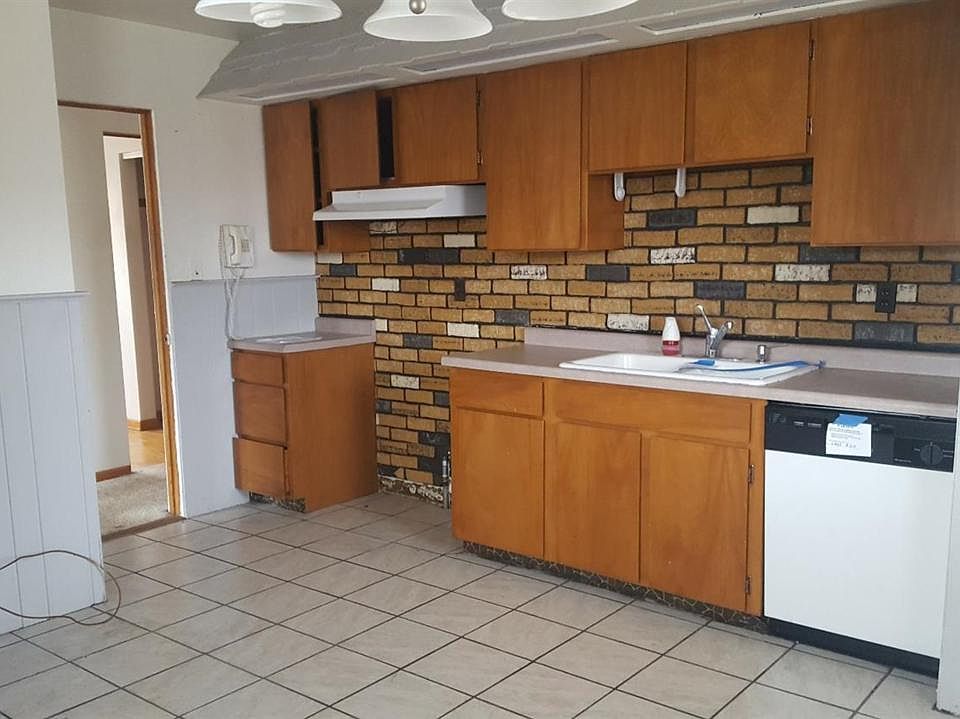 2nd image of 6830 Grand Ave