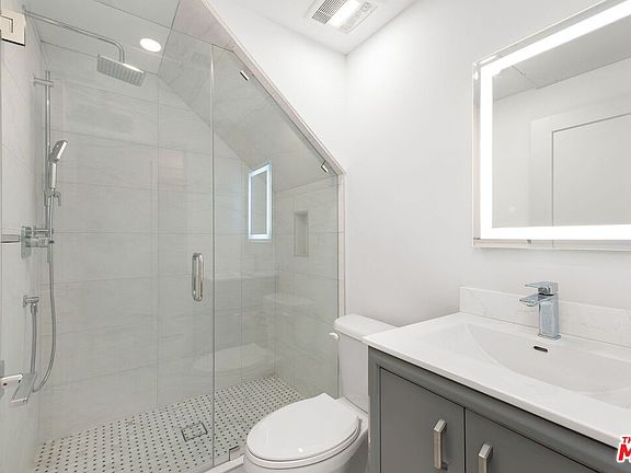 5th image of 849 N Alta Vista Blvd #4