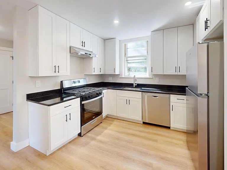 8 Curtis St #2 — Photo 1