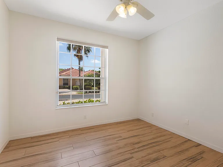 5279 Brookview Dr — Photo 28