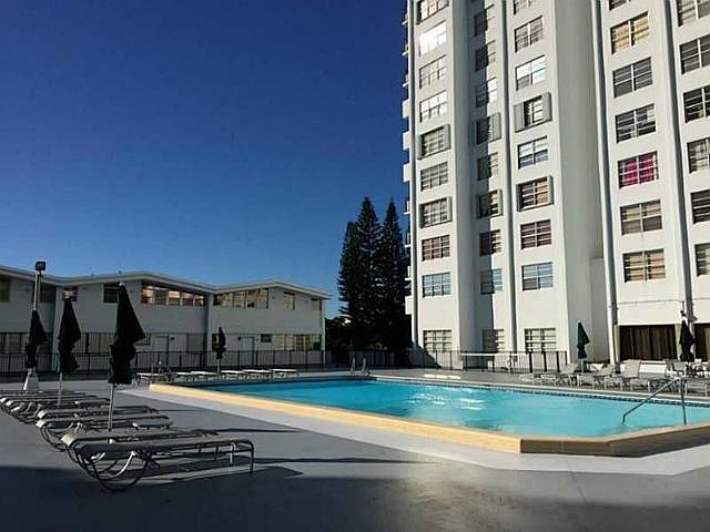1st image of 2750 NE 183rd St APT 305