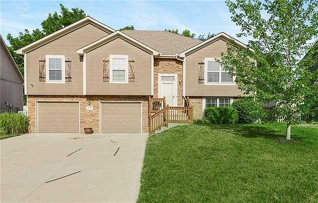 1st image of 1702 NW Nicholas Dr