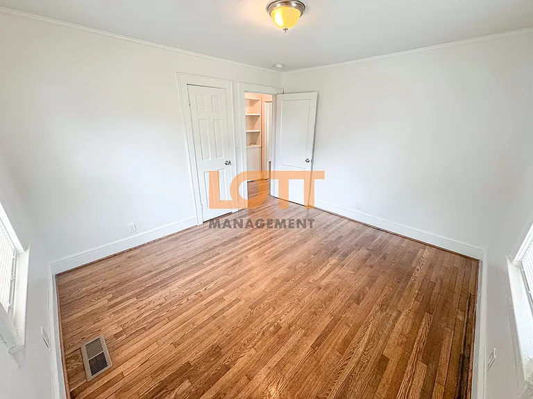 110 Pleasant Ridge Ave — Photo 8
