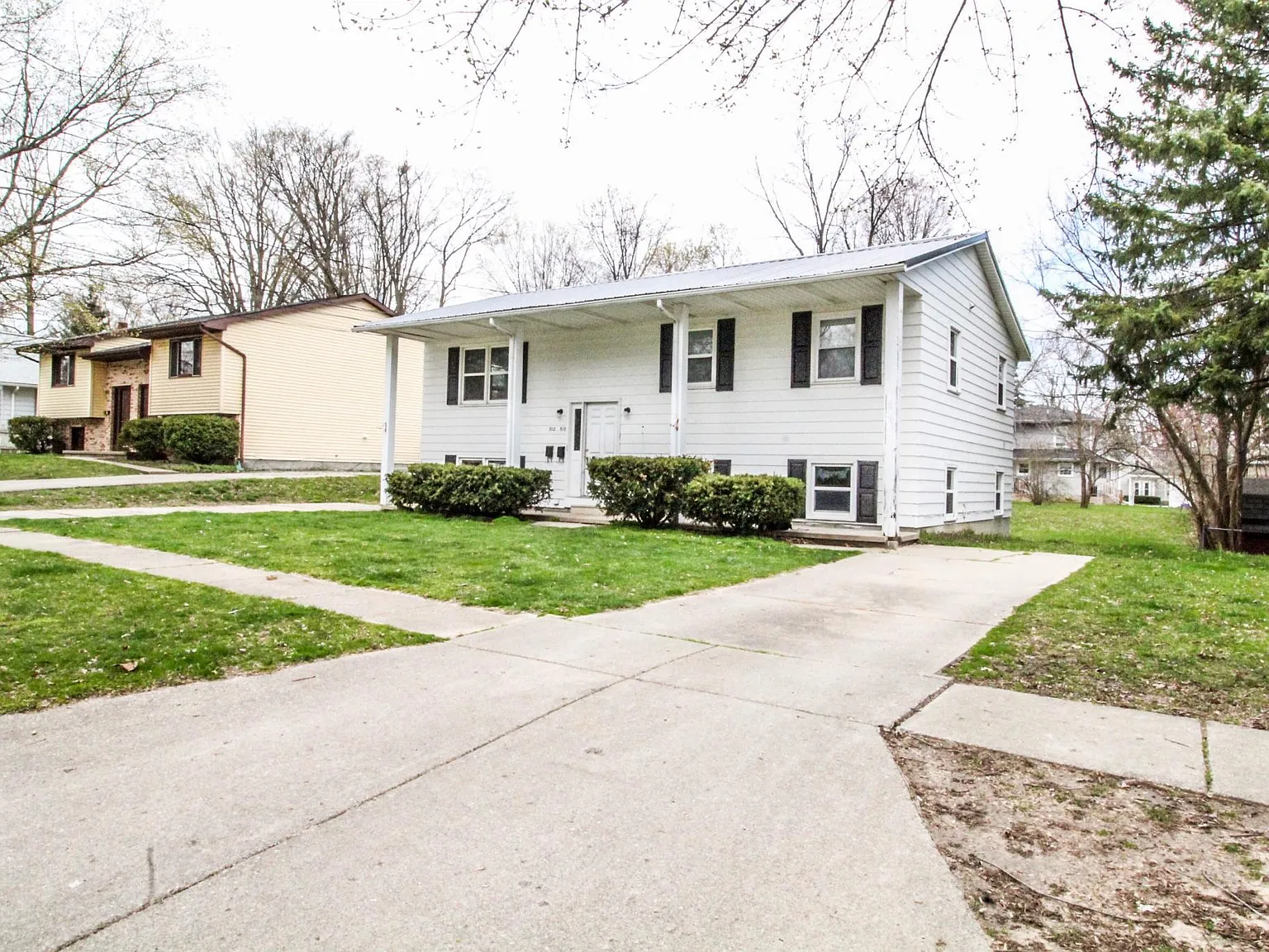 312 W Cherry St — Photo 3