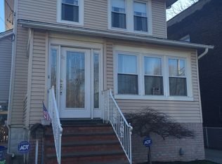 28 Heusden St, Staten Island, NY 10303