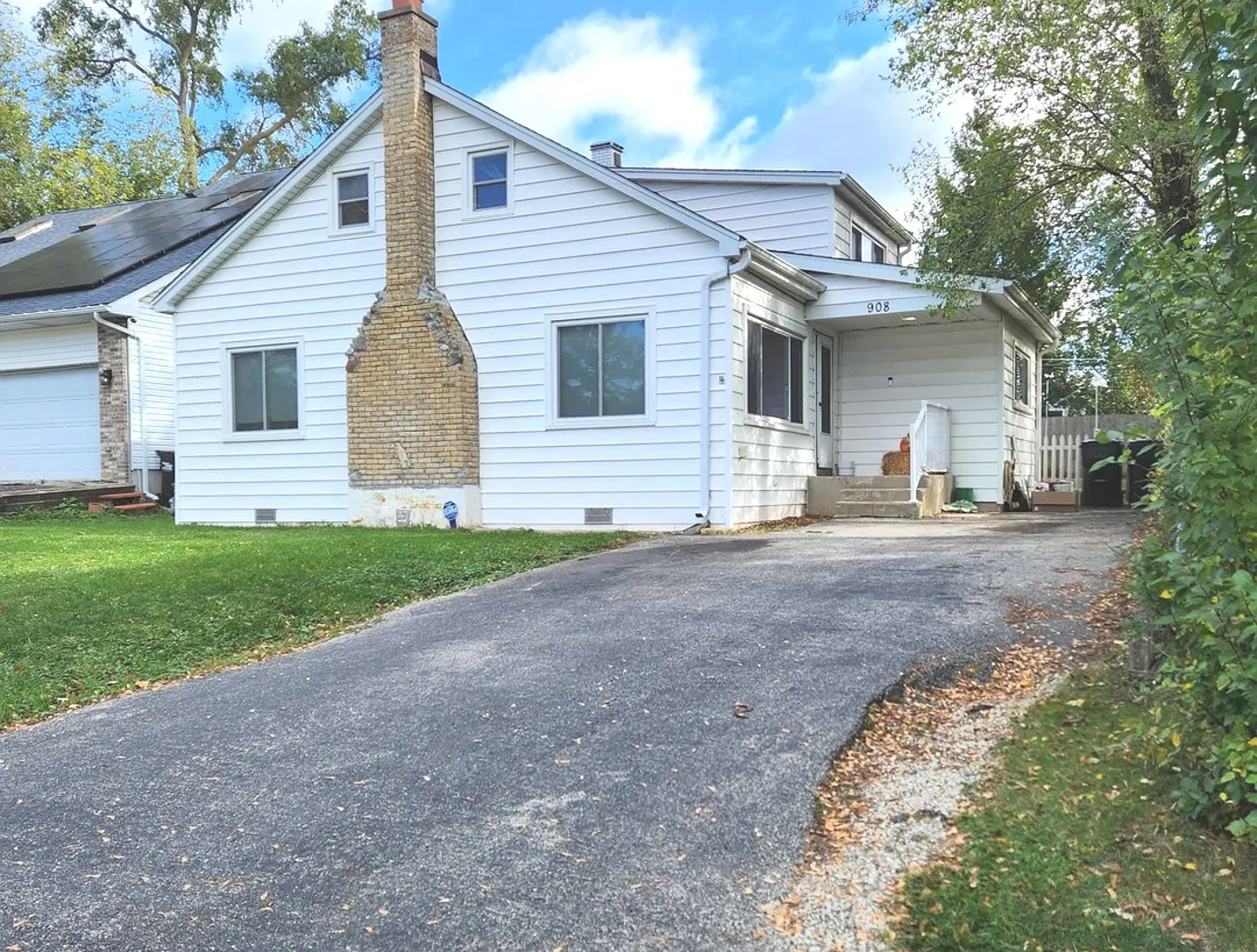 908 Ridge Ave photo 1