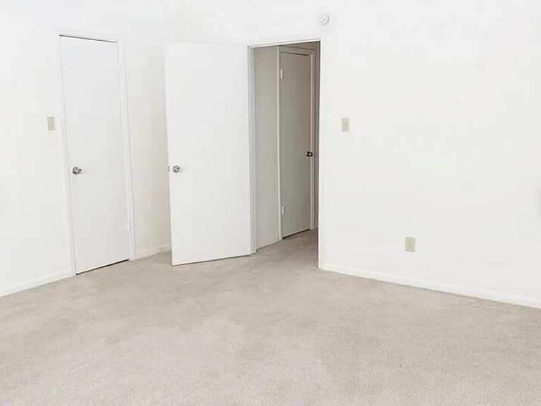 11203 Shannon Hills Dr — Photo 10