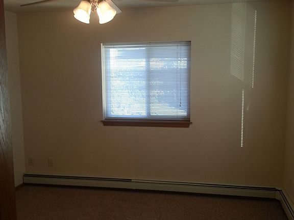 5th image of 1512 N Garfield Ave