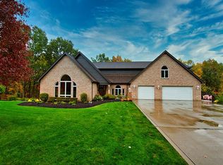 539 Green Parrot Ln, Natrona Heights, PA