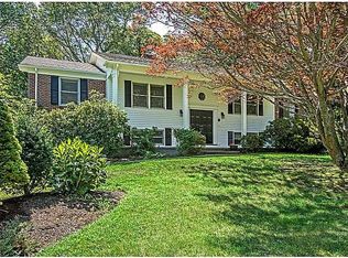139 Fleetwood Dr, Saunderstown, RI 02874