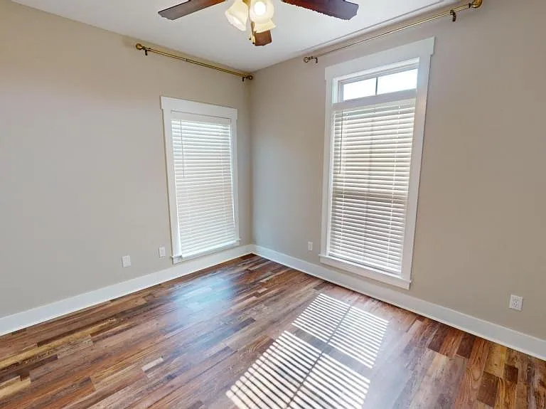 1006 Legacy Dr — Photo 24
