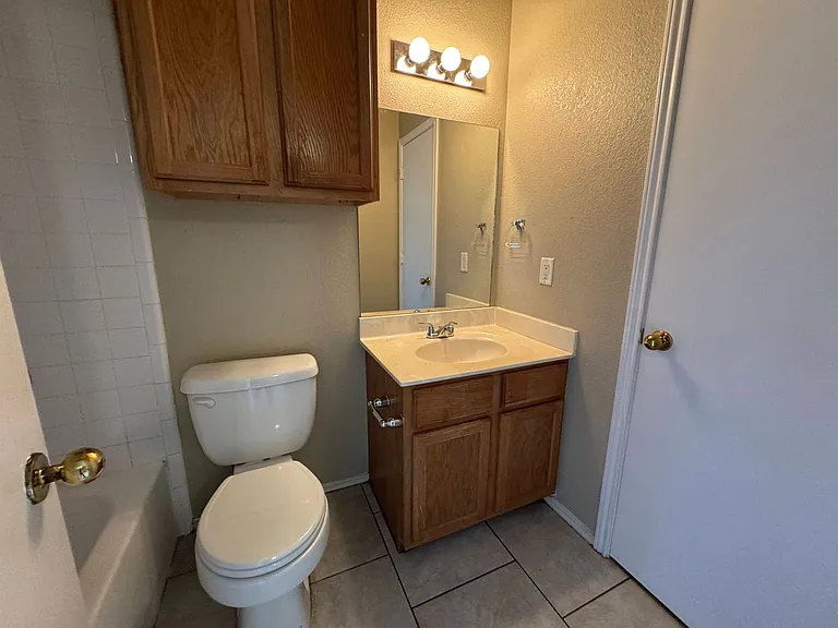 5702 Greengate Dr — Photo 40