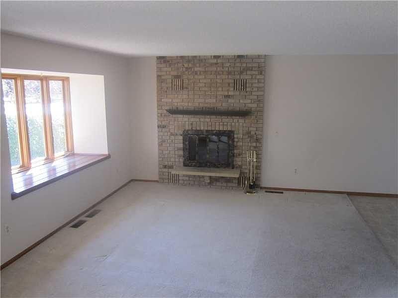 2nd image of 1308 Babcock Cir