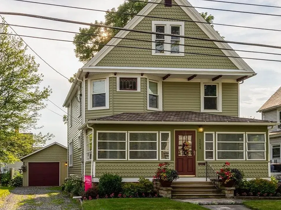 154 Forest St