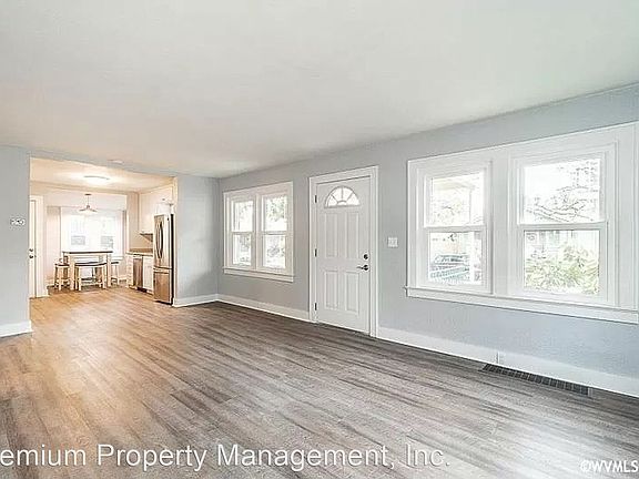 3rd image of 1391 Elm St NW