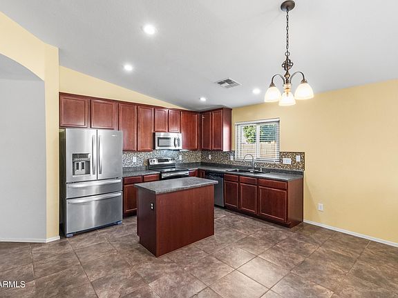 3rd image of 1286 W SAND CANYON Drive