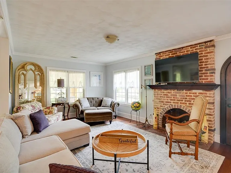 2390 Sheridan Rd — Photo 11