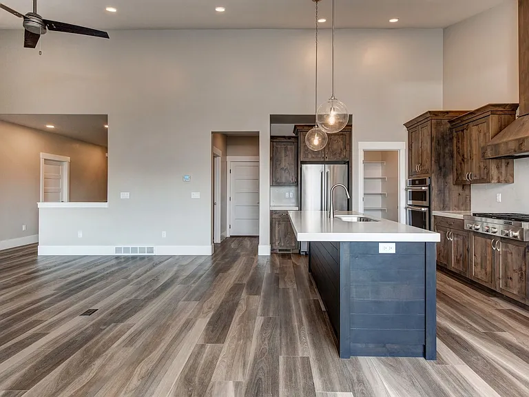 11091 N Shoreline Dr — Photo 8