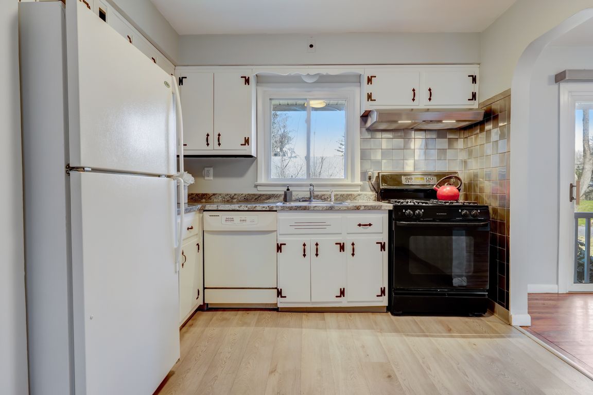 21 Demarest Ave, Closter, NJ 07624 Zillow