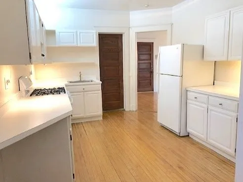 2 bed, 800 sqft, $1,975 — Photo 4