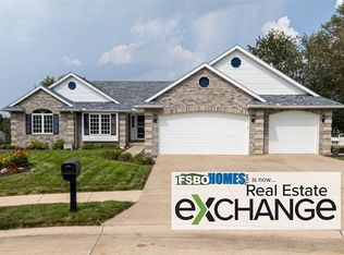 4024 W Hayes St, Davenport, IA 52804