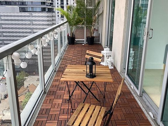 3rd image of 1111 SW 1st Ave APT 1822
