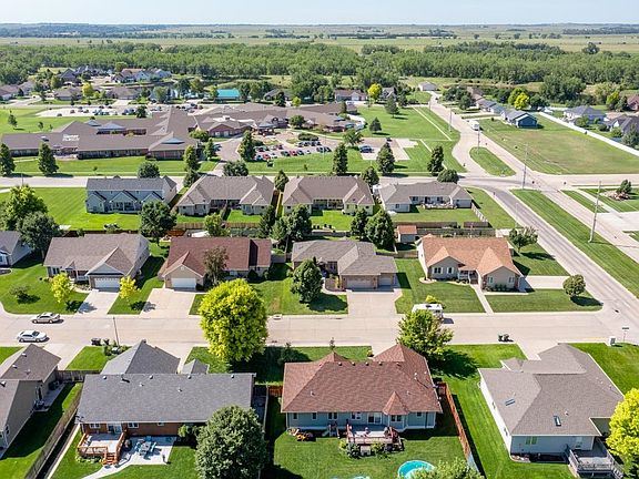 3rd image of 4014 Bretwood Court
