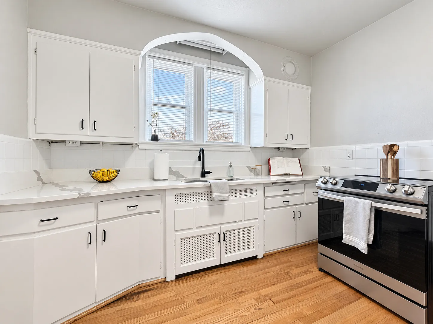 1 bed, 860 sqft, $1,050 — Photo 2