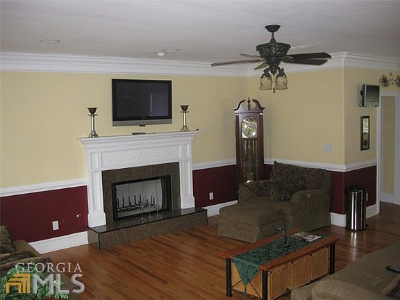 2nd image of 871 Plymouth Dr