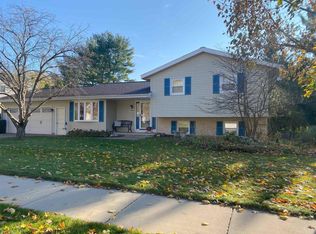 725 Pilgrim Trl, Sun Prairie, WI 53590