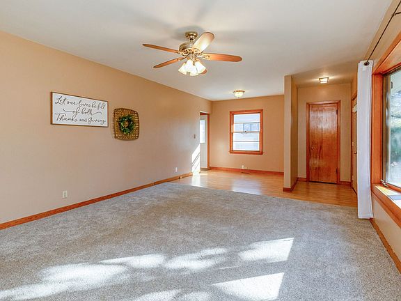 4th image of 1304 Rainbow Dr
