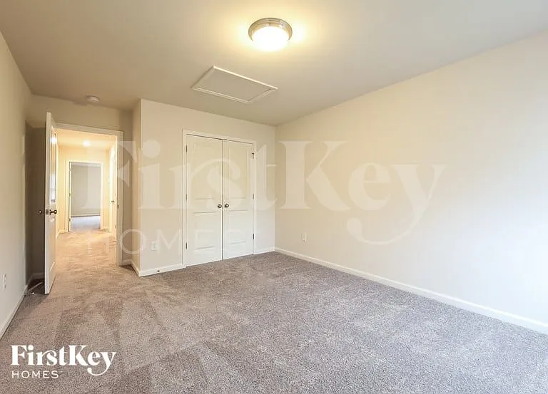 410 Stonefence Dr — Photo 12