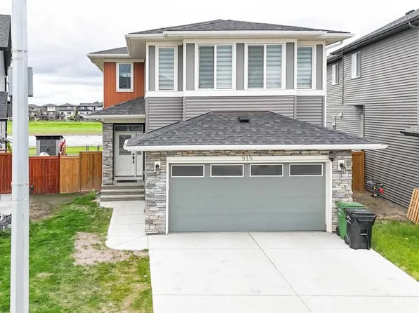 915 E Corner Meadows Way NE, Calgary, AB T3N 2C2